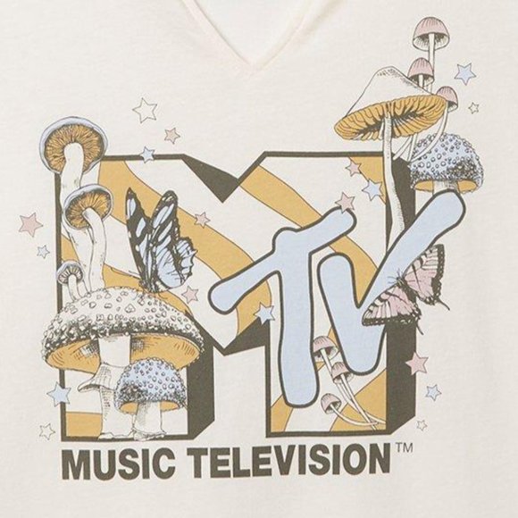 ❤️NWT VINTAGE TORRID TEE ☆ MTV 1980s GRAPHIC FLORAL NATURE PRINT ☆ PLUS SIZE - Picture 2 of 14